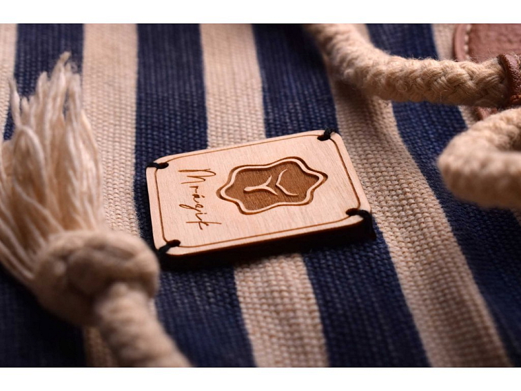 Drevený štítok štvorec