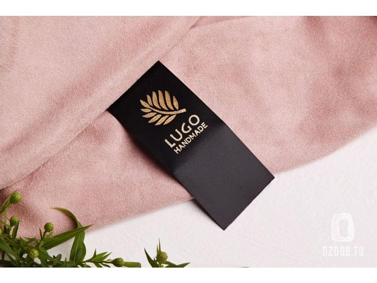 Saténový štítok čierny