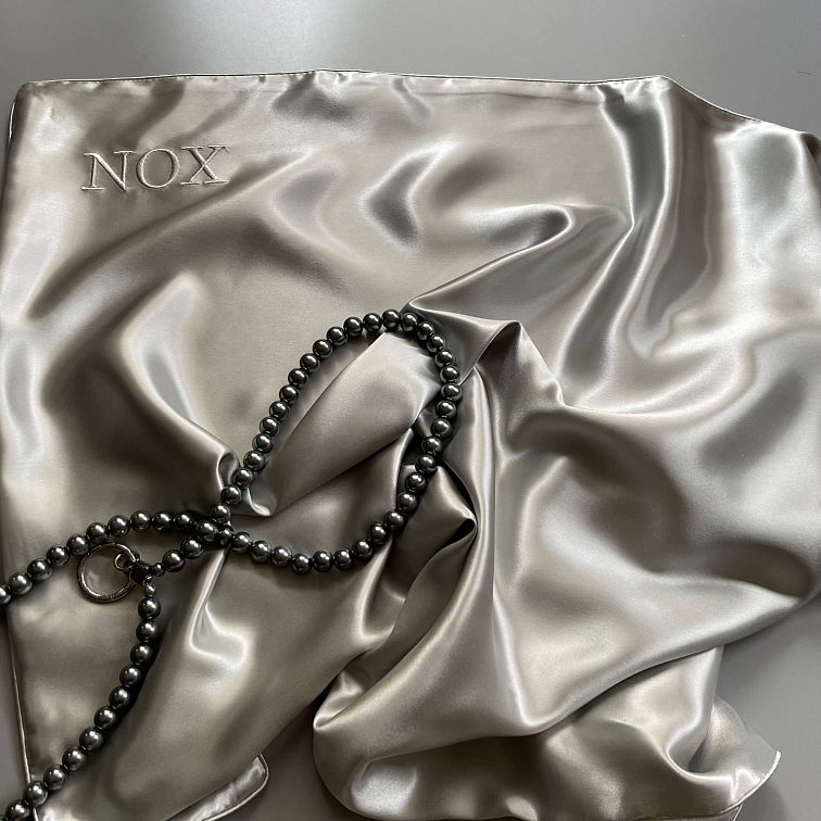 100% hedvábný povlak na polštář NOX® VESMÍRNÁ STŘÍBRNÁ - NA ZIP