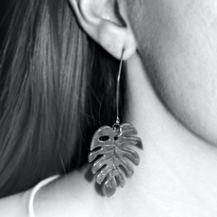 Náušnice Monstery hubené na dlouhém háčku