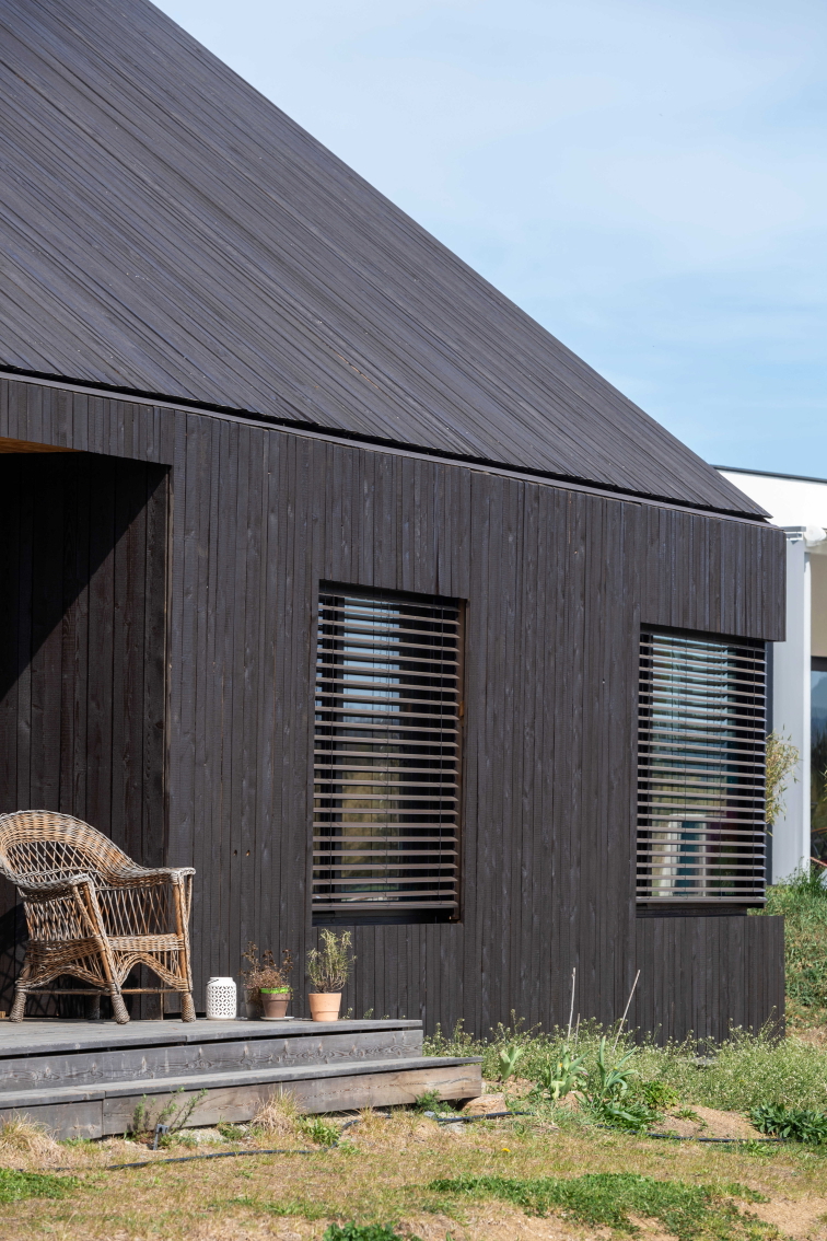 Smrkový obklad BLACK DAHLIA