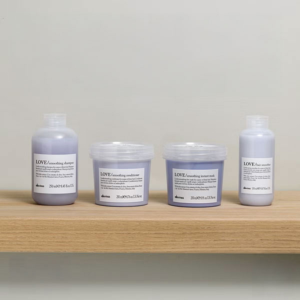 Davines Essential Love Smoothing Instant Mask - uhlazující vlasová maska 250 ml