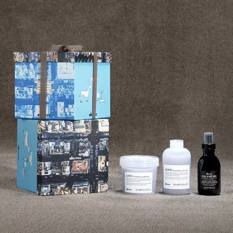 Davines Essential Love Smoothing Box Set - šampon 250 ml + kondicionér 250 ml + mléko na vlasy 135 ml