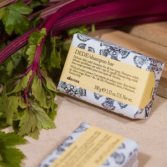 Davines Essential Haircare Dede Shampoo Bar – tuhý šampon pro všechny typy vlasů 100 g