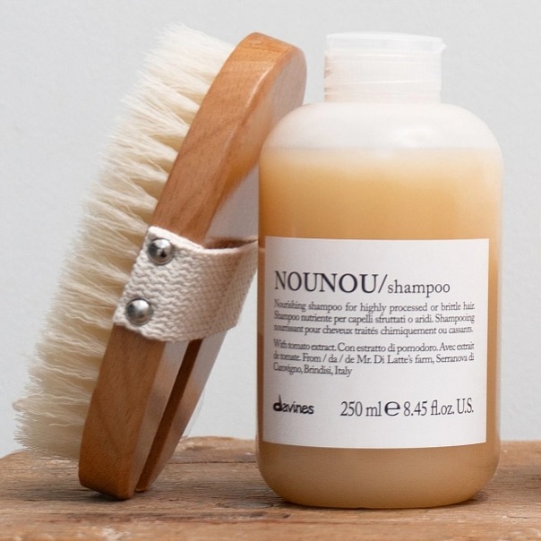 Davines Essential Nounou - šampon pro suché a poškozené vlasy