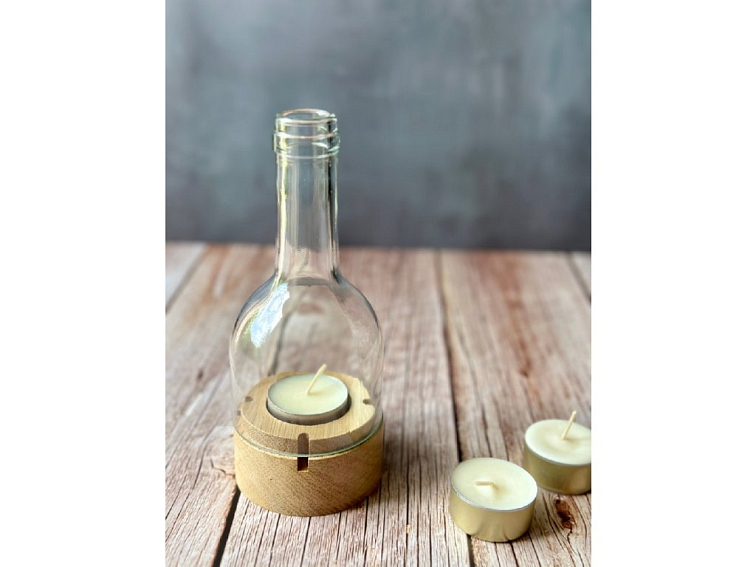 SVÍCEN Z VINNÉ LAHVE ČIRÝ