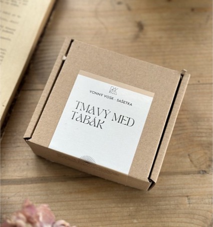 VONNÝ VOSK TMAVÝ MED A TABÁK