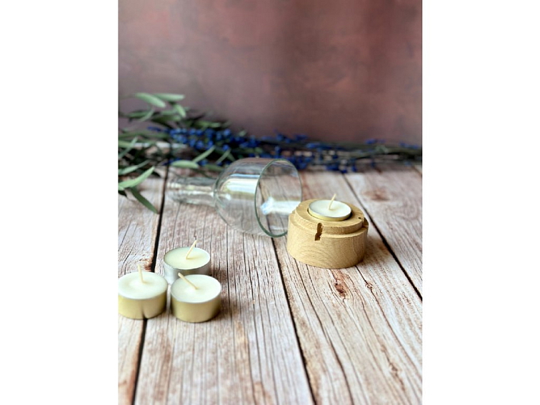 SVÍCEN Z VINNÉ LAHVE ČIRÝ