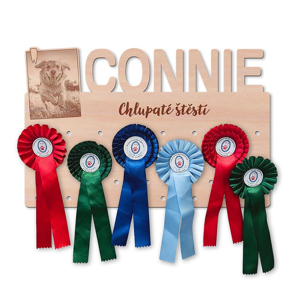 Věšák na kokardy se jménem a fotografií