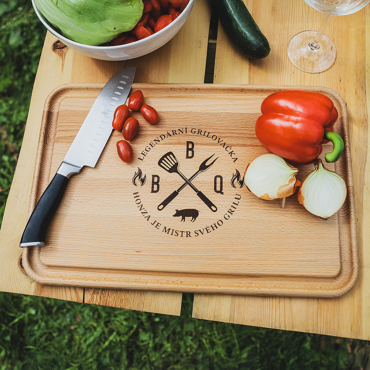 Masivní grilovací prkénko s drážkou - s vlastním motivem
