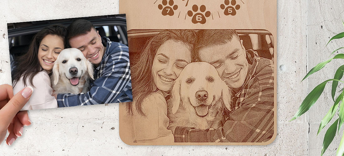 Dřevěné hodiny s fotografií Jumbo Tlapky