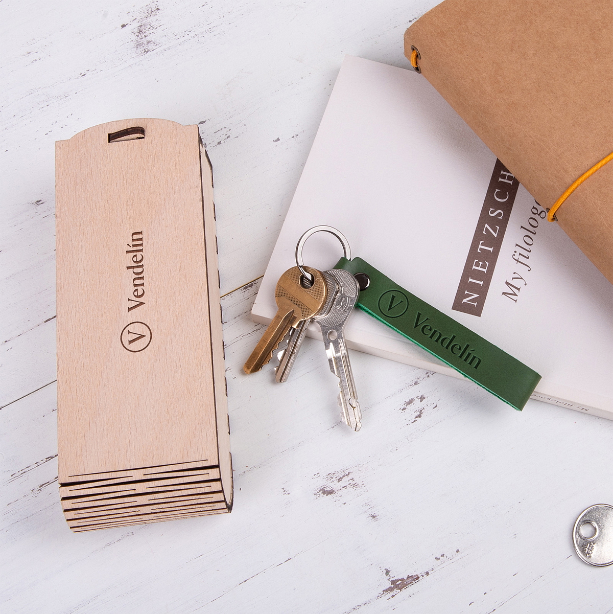 Kožená klíčenka HOORAY, zelená