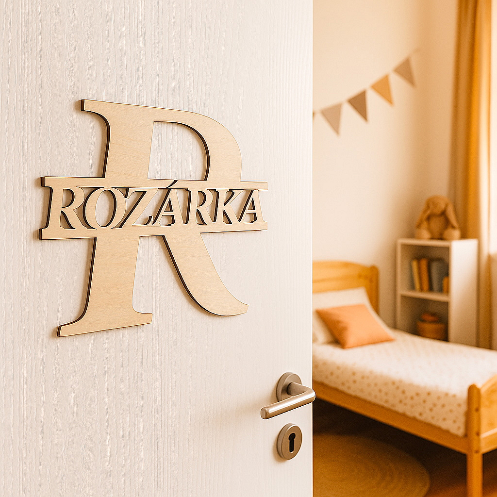 Písmeno na dveře se jménem