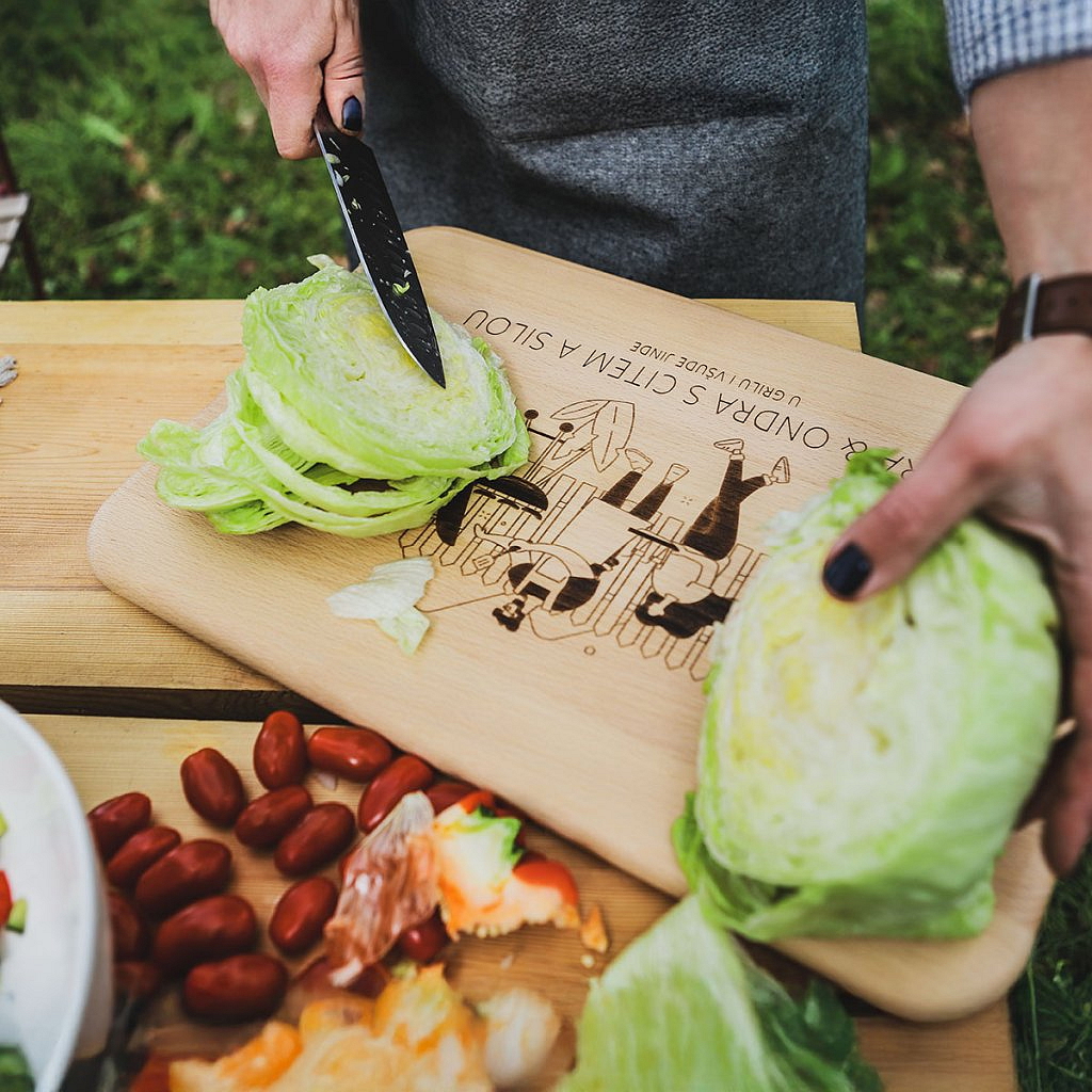 Masivní dubové grilovací prkénko - s vlastním motivem