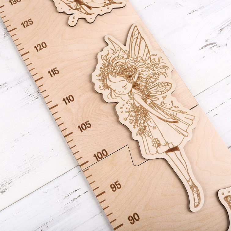 Dřevěný metr na stěnu se jménem na míru - víla