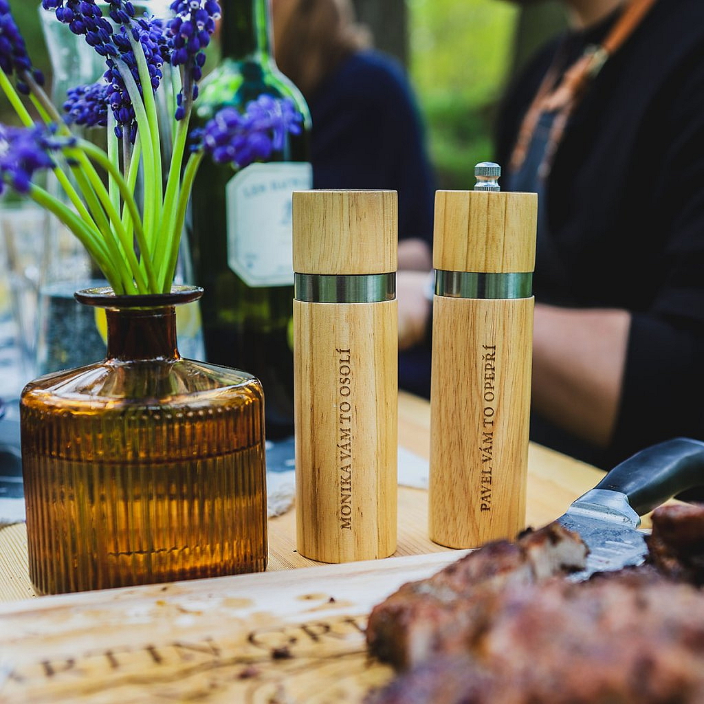 Mlýnek na koření a slánka - s vlastním motivem