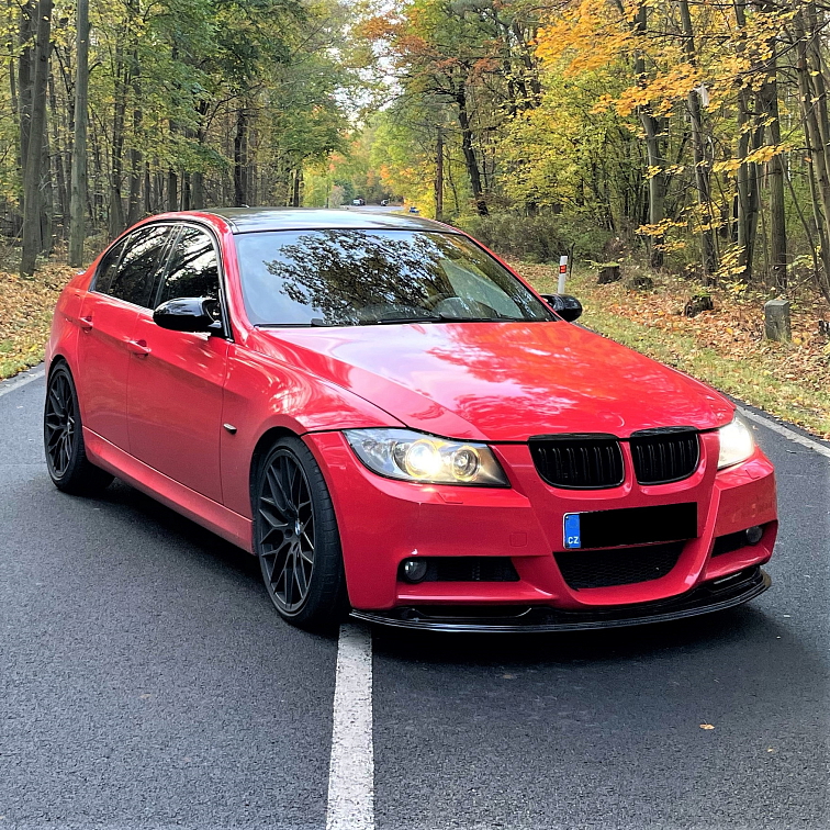 Lipo - pod nárazník BMW 3 - E90/E91 - předface - ČERNÝ LESK