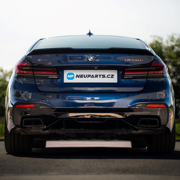 Lipo - pod nárazník BMW 5 - G30/G31 - carbon look