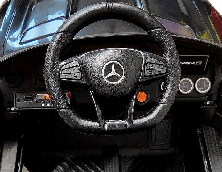 Elektrické autíčko Mercedes AMG GTR Biele