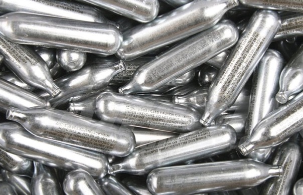 Plynové airsoft zbraně: Green Gas vs. CO2