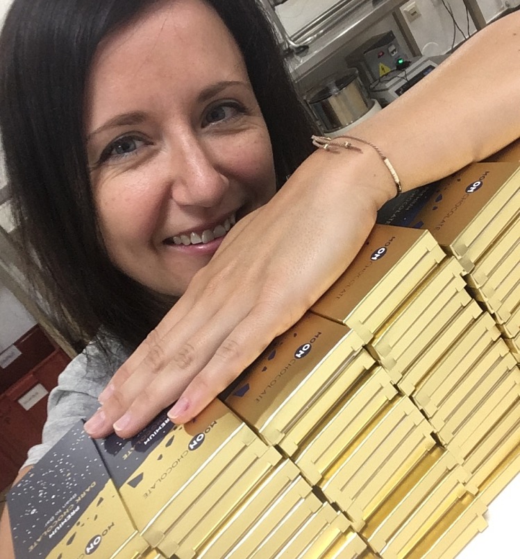 lámané MOŘE NEKTARU - mléčná bean to bar čokoláda s vysokým obsahem kakaa (55 %) pocházejícího z Vietnamu