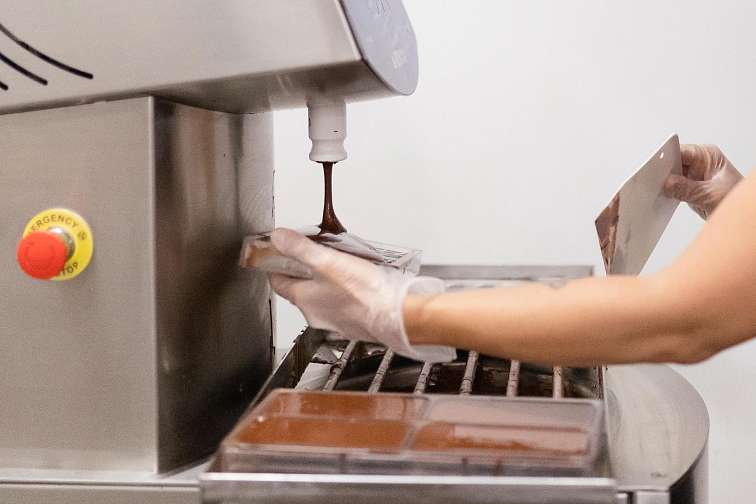 GALAXIE SOMBRERO - tmavá bean to bar čokoláda s chilli a mangem. Obsah kakaa původem z Mexika 74%