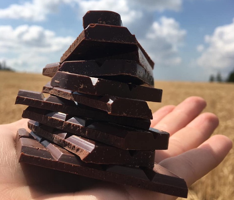 CALYPSO - tmavá bean to bar čokoláda s drcenými kakaovými boby a s 65% obsahem kakaa