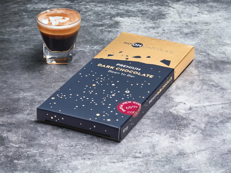 MOŘE HOJNOSTI - tmavá bean to bar čokoláda z bobů z Papuy Nové Guineje. Obsah kakaa 65%.