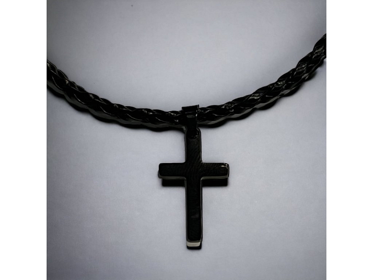 Náhrdelník černý s přívěškem kříž 1,4cm x 3cm
