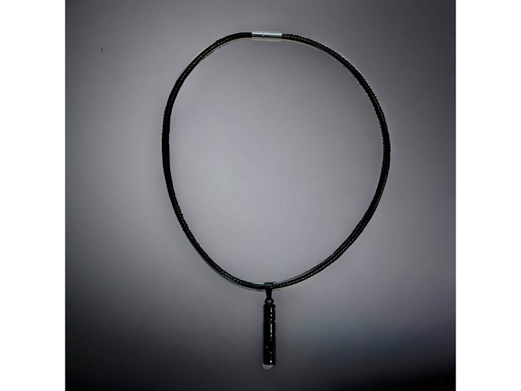 Náhrdelník s píšťalou černý